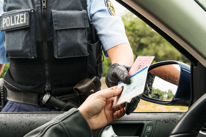 Polizei   Ausweiskontrolle